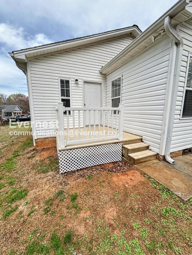 Building Photo - 2320 Spaugh Ct