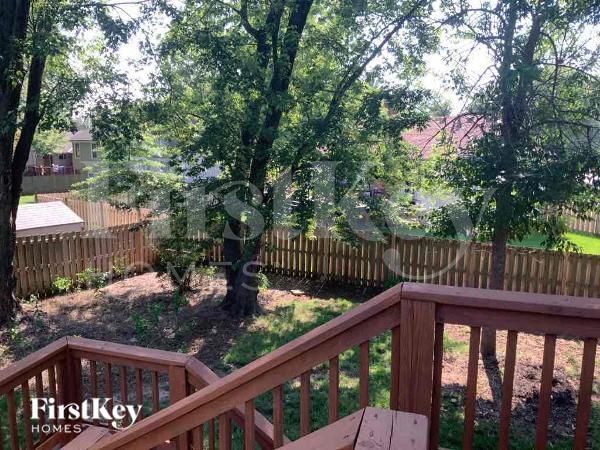 Building Photo - 13900 S Raintree Dr