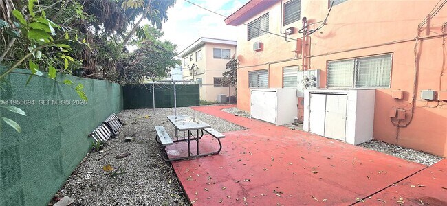 Building Photo - 744 85th St