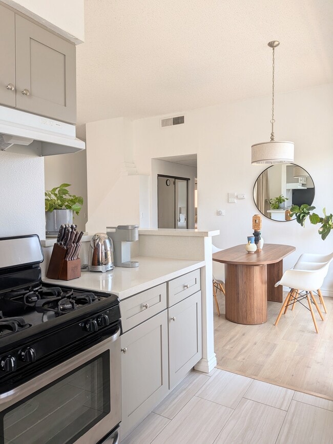 Building Photo - 2584 S Centinela Ave
