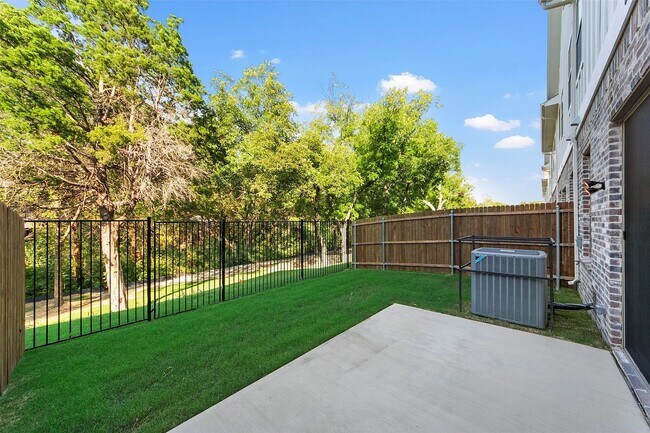 Building Photo - 6349 Mason Ct