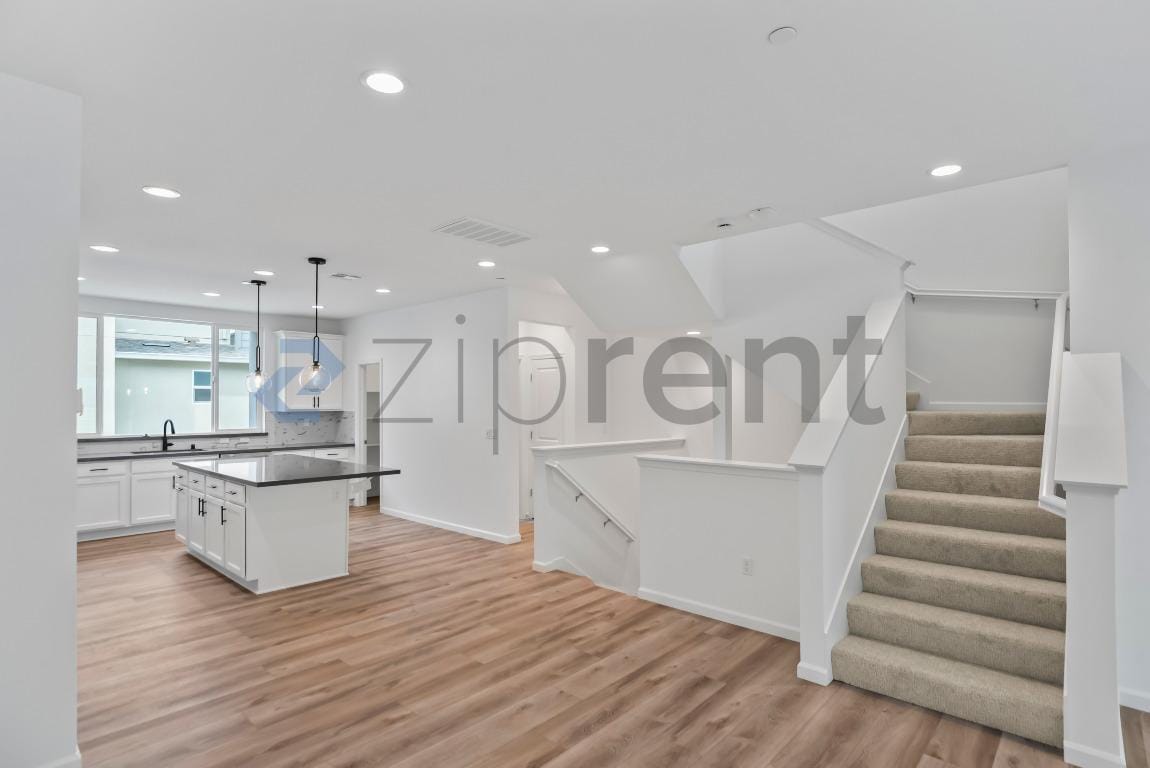 Building Photo - 6165 Raven Ave