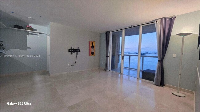 Building Photo - 1625 Kennedy Cswy