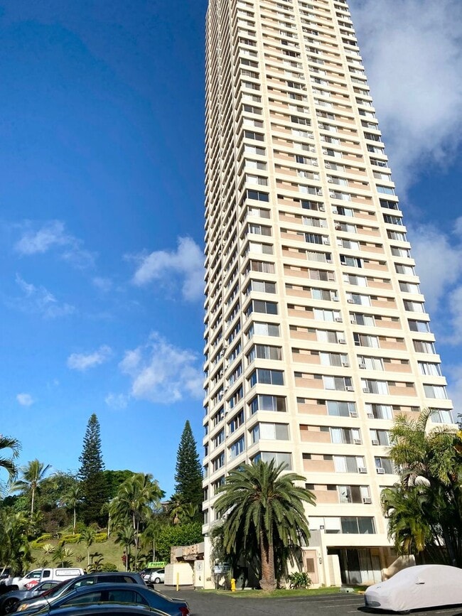 Building Photo - Century Park Plaza - 2 bedroom 2 bathroom 2 parking stall unit