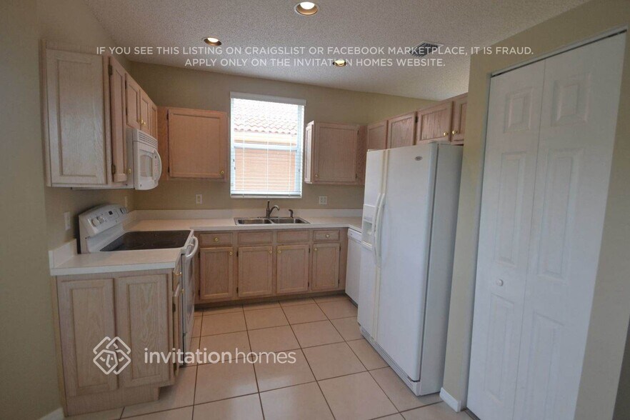 Building Photo - 3596 Miramontes Cir