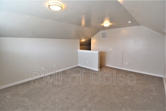 Building Photo - 3098 W Everest St