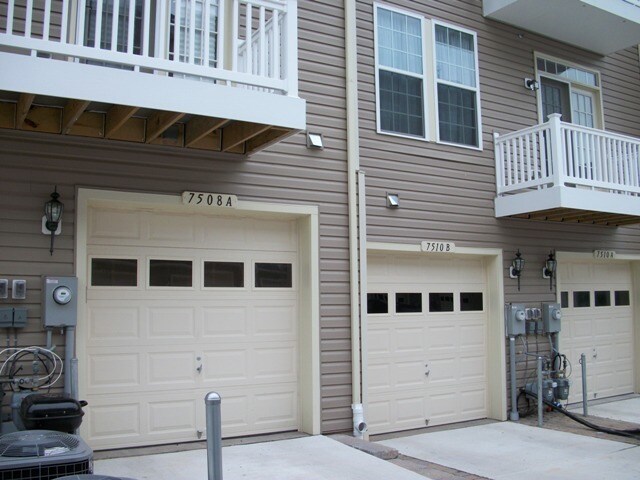 Building Photo - 7508 Stoney Run Dr