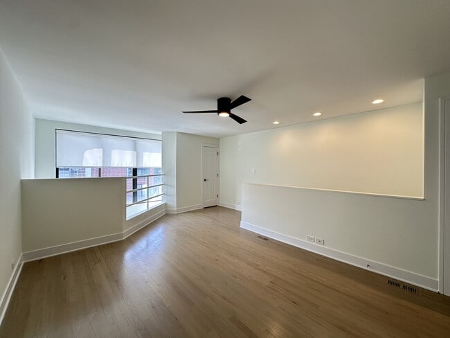 Building Photo - 949 W Grace St