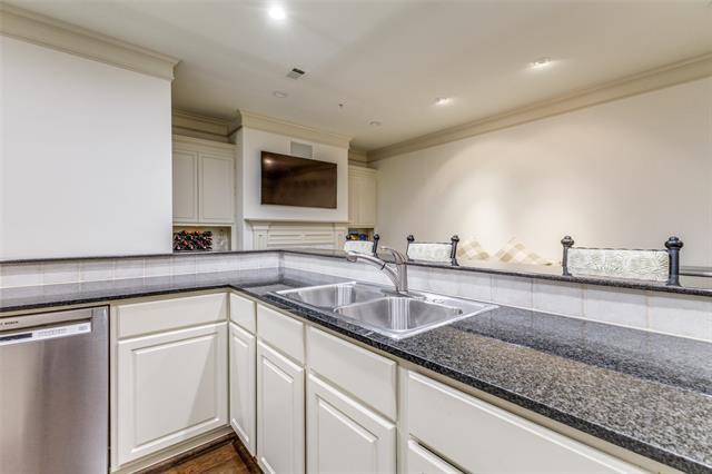 Building Photo - 3535 Gillespie St