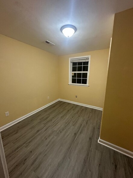 Building Photo - 1108 Gondar Ave