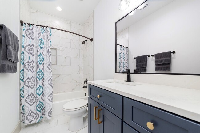 Building Photo - 837 W Little York Rd