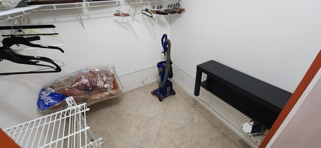 Building Photo - 3002 Portofino Isle