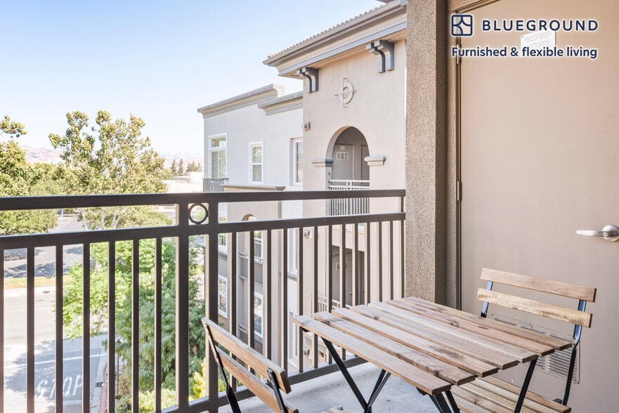 Building Photo - 501 Murphy Ranch Rd