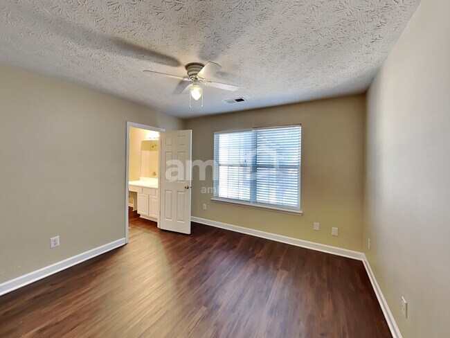 Building Photo - 4810 Lake Park Ter