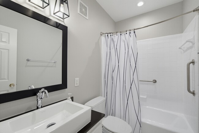 Building Photo - 761 Bishops Park Dr