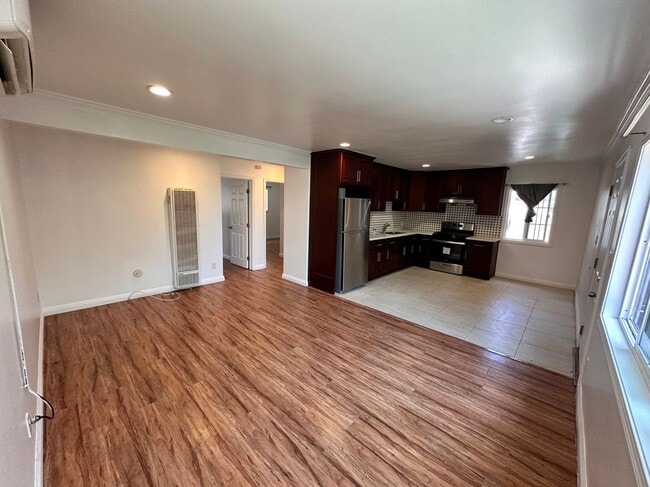 Building Photo - 5209 Navarro St