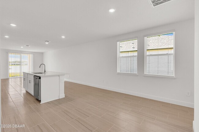 Building Photo - 225 Links Ter Blvd