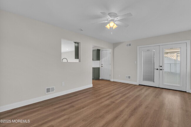 Building Photo - 64 Georgetown Blvd