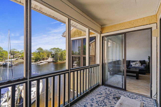 Building Photo - 300 Yacht Club Dr