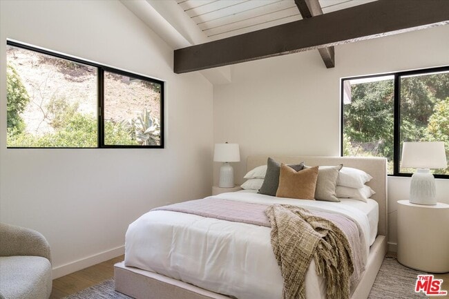 Building Photo - 2313 Banyan Dr