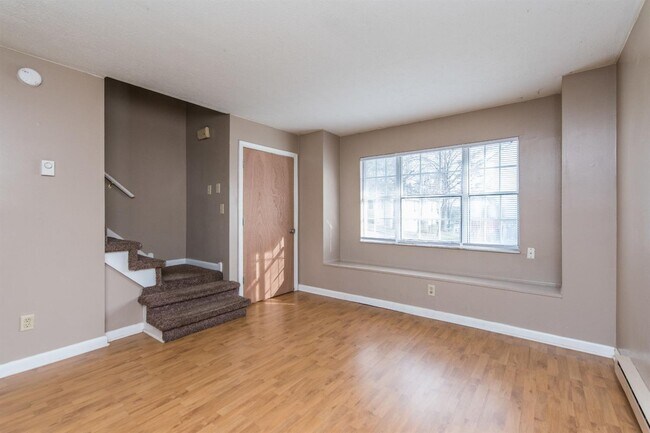 Building Photo - 313 Clay St