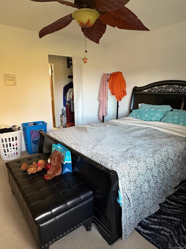 Building Photo - 962 High Path Rd