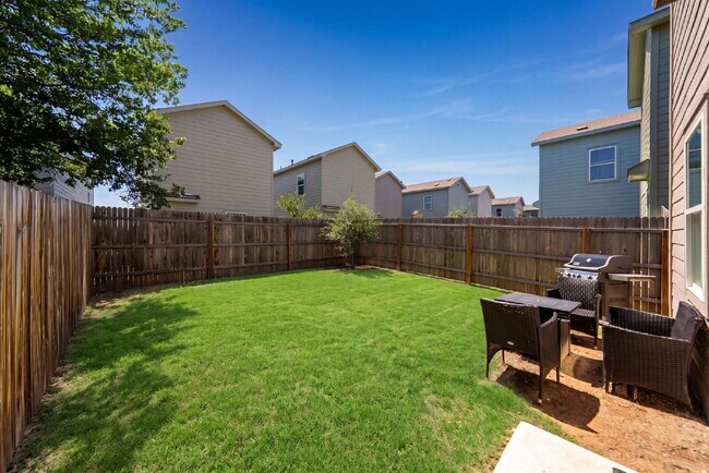 Building Photo - Where Modern Style, Cozy Living, and Effortless Comfort Come Together Perfectly