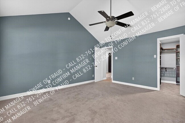 Building Photo - 593 King Cir