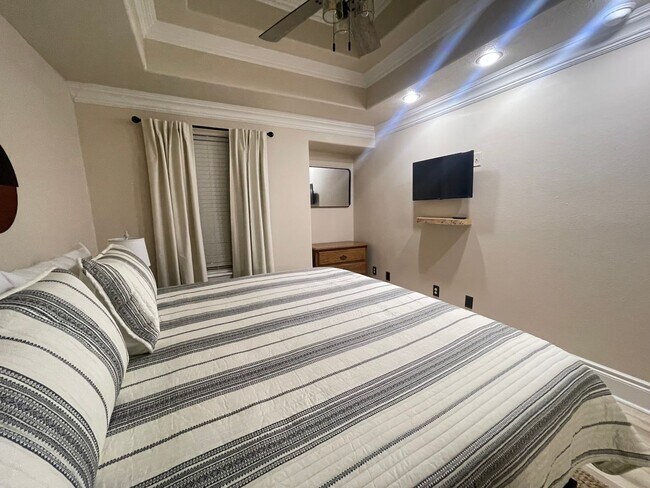 Building Photo - Furnished 2 bedroom 2 bath Condo - Apartment in a Gated Community,  Blue Eye, MO,  Near Branson, MO