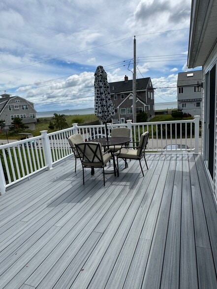 Building Photo - 72 Oceanside Dr