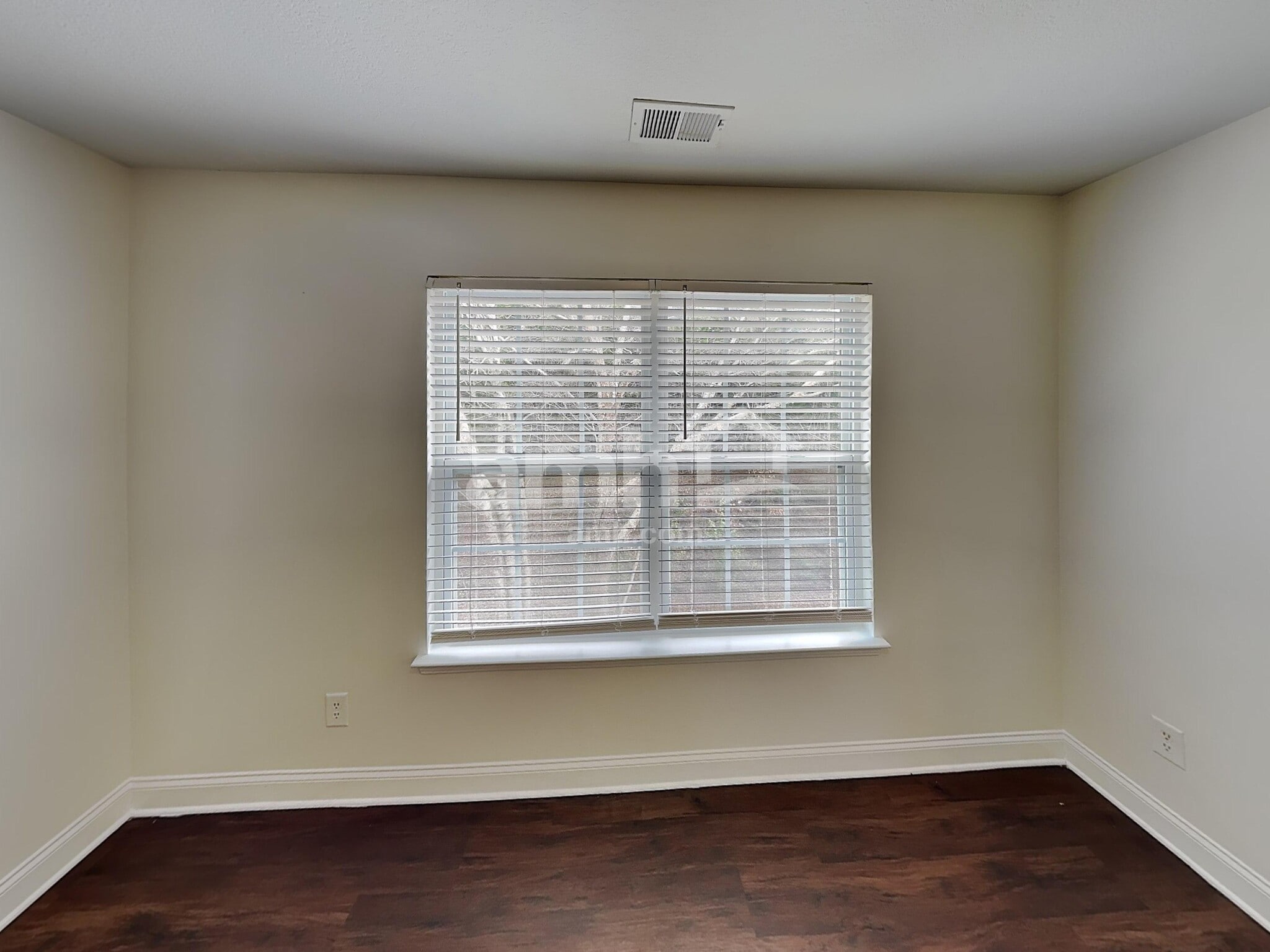 Building Photo - 1684 Woods Ln