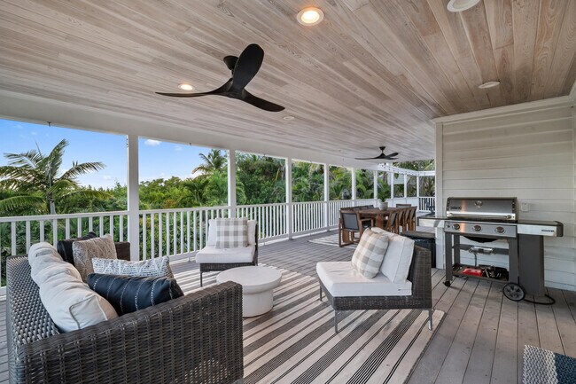 Building Photo - 12376 Jimmy Buffett Mem Hwy