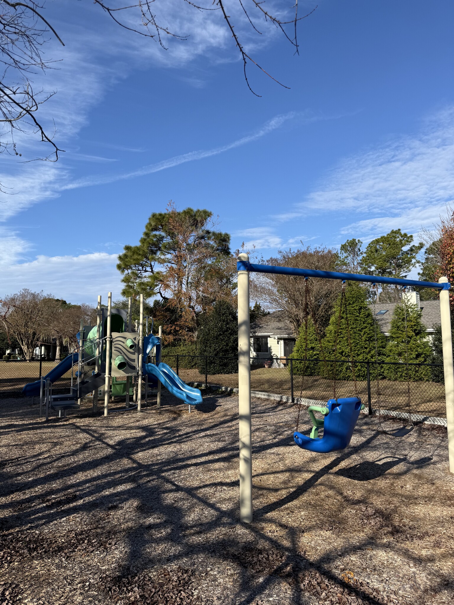 Playground 1 min Walk - 5935 Inland Greens Dr