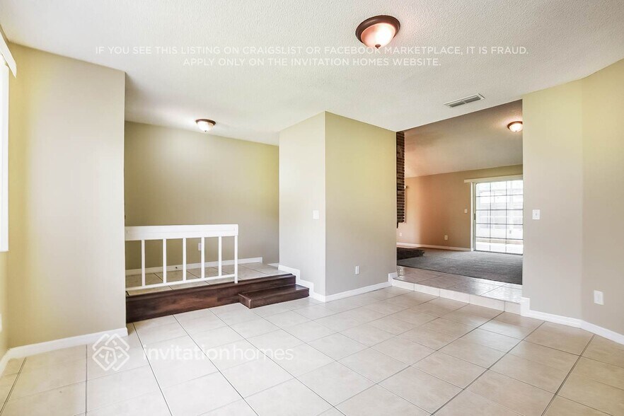 Building Photo - 930 Waverly Dr