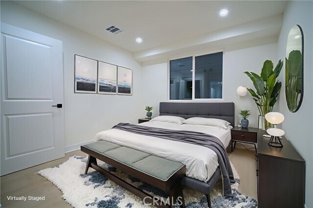 Building Photo - 803 E 84th Pl