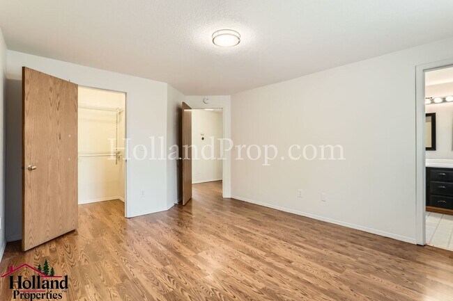 Building Photo - Wonderful 3 Bedroom Hillsboro Home!