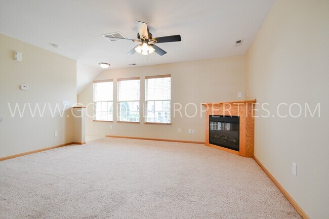 Building Photo - 15221 Alpine Dr
