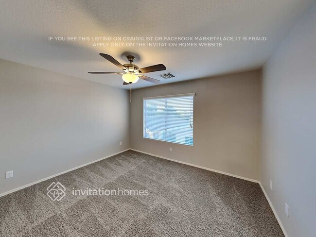 Building Photo - 858 E Nardini St