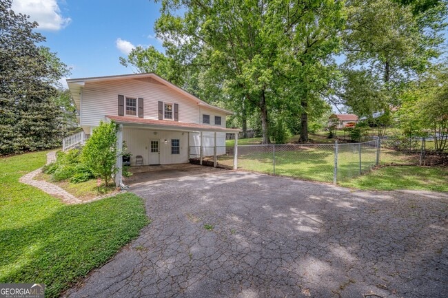 Building Photo - 83 Summit Ridge Cir SE