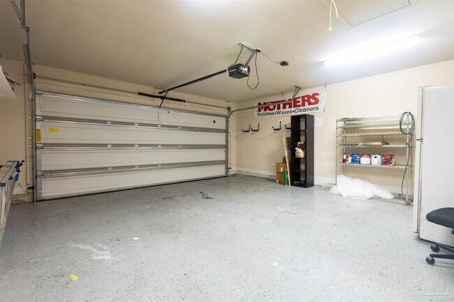 Building Photo - 305 Friar Tuck Rd