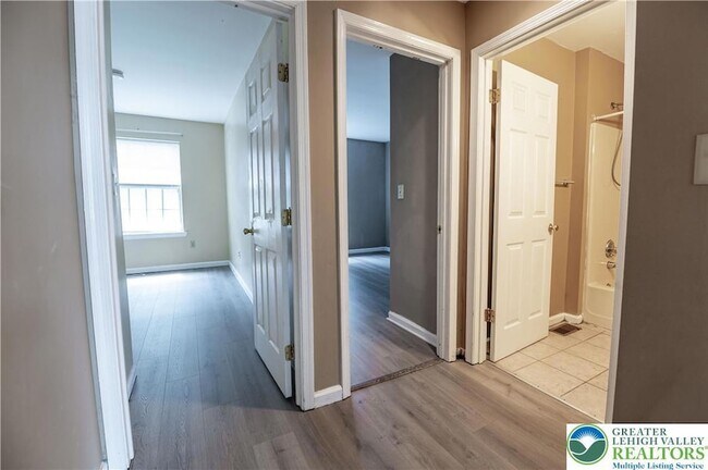 Building Photo - 109 Freedom Ct