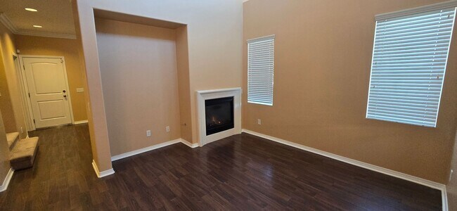 Building Photo - Beautifully maintained 2-bedroom, 2.5-bath with Loft • 1,504 sqft & 2-car garage.