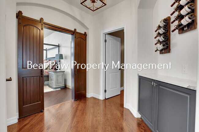 Building Photo - Stunning Home in the Ridge!!