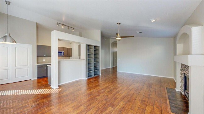 Building Photo - 12831 S 45th St