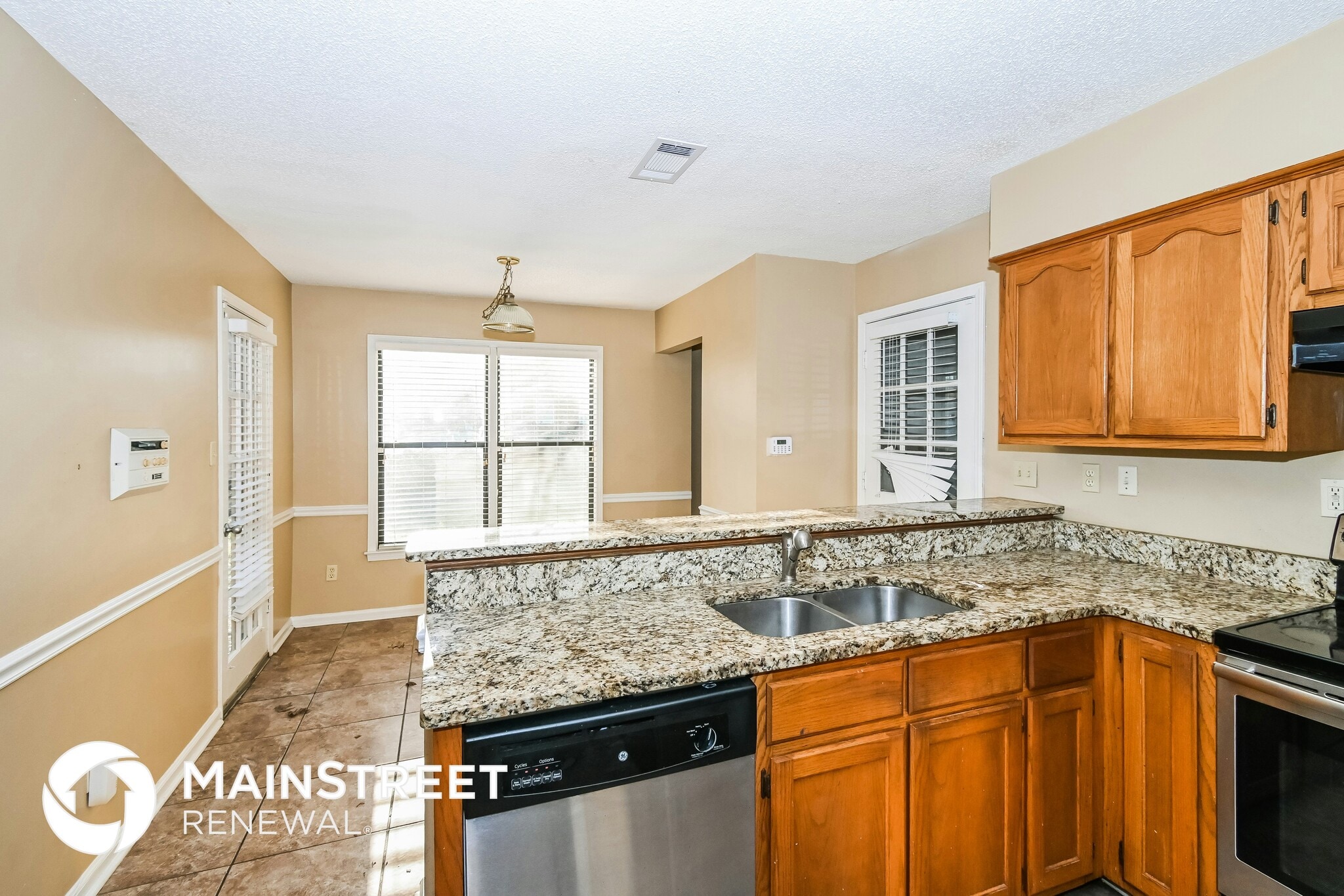 Building Photo - 5578 Kindle Creek Dr