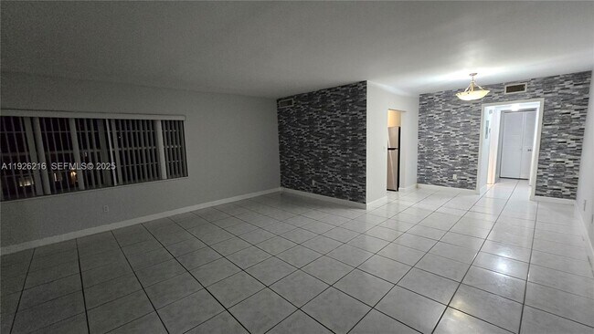 Primary Photo - 11855 NE 19th Dr