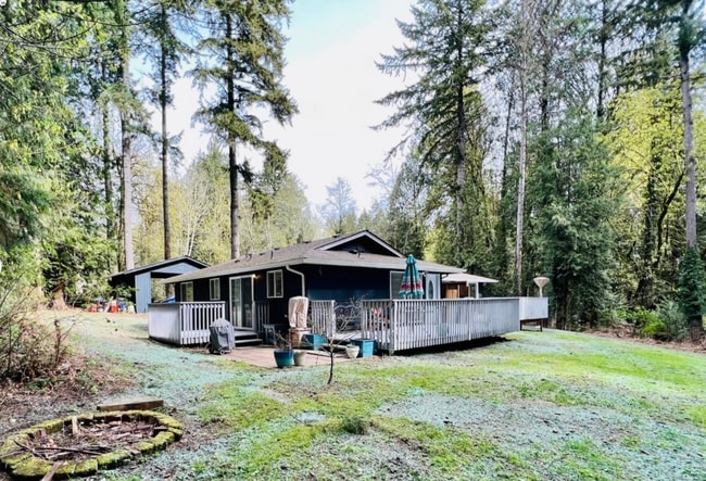 Building Photo - Modern Woodland Retreat in the Heart of Gig Harbor
