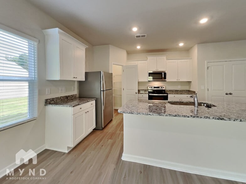 Building Photo - 286 Ivy Bank Dr