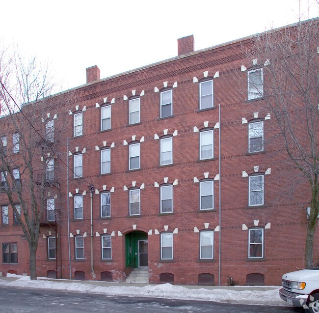 Building Photo - 580 S Summer St