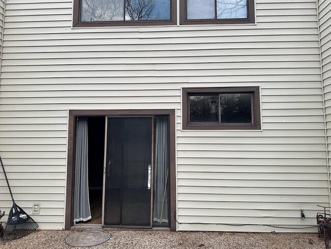 Building Photo - 24468 Country Clb Dr